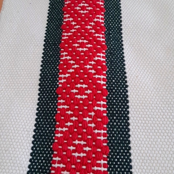 Table runner - Picture 2 of 3